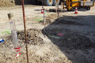 Forage en flute de pan pour mesure de perméabilité par altimétrie des fonds de casiers