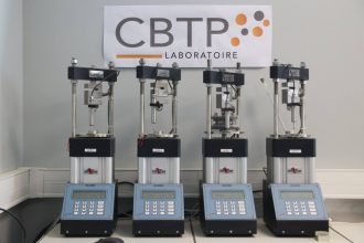 4 presses œdométriques avec logo Laboratoire CBTP