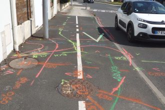 Marquage sur trottoir pour repérage de réseaux